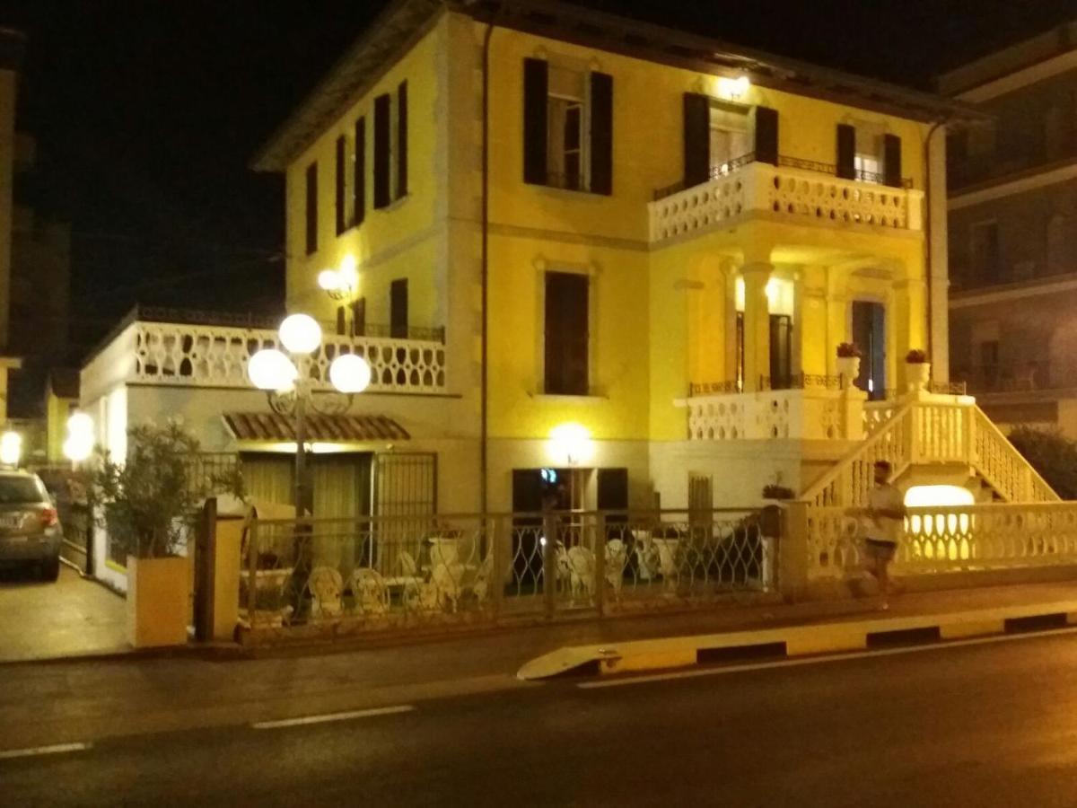 Hotel Villa Laura Rimini Luaran gambar