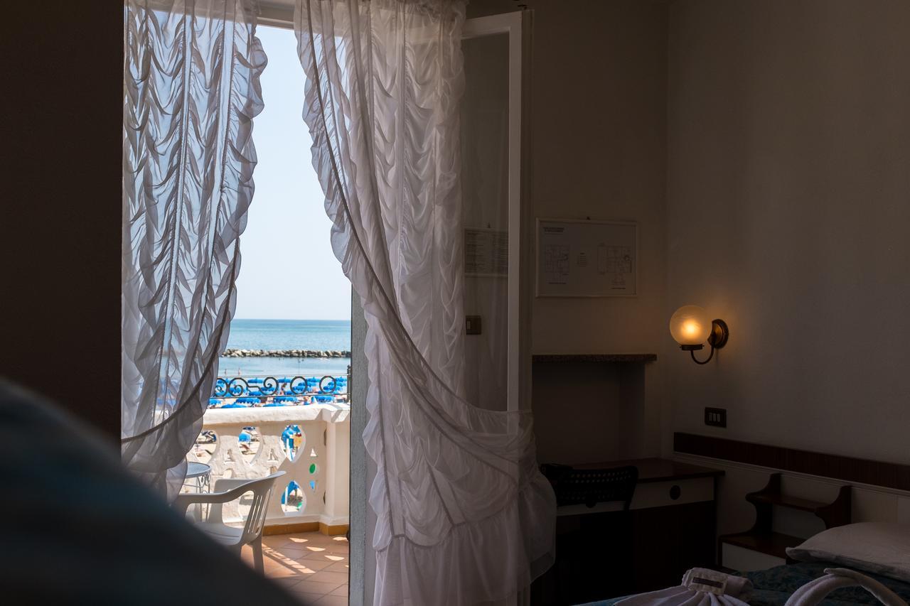 Hotel Villa Laura Rimini Luaran gambar