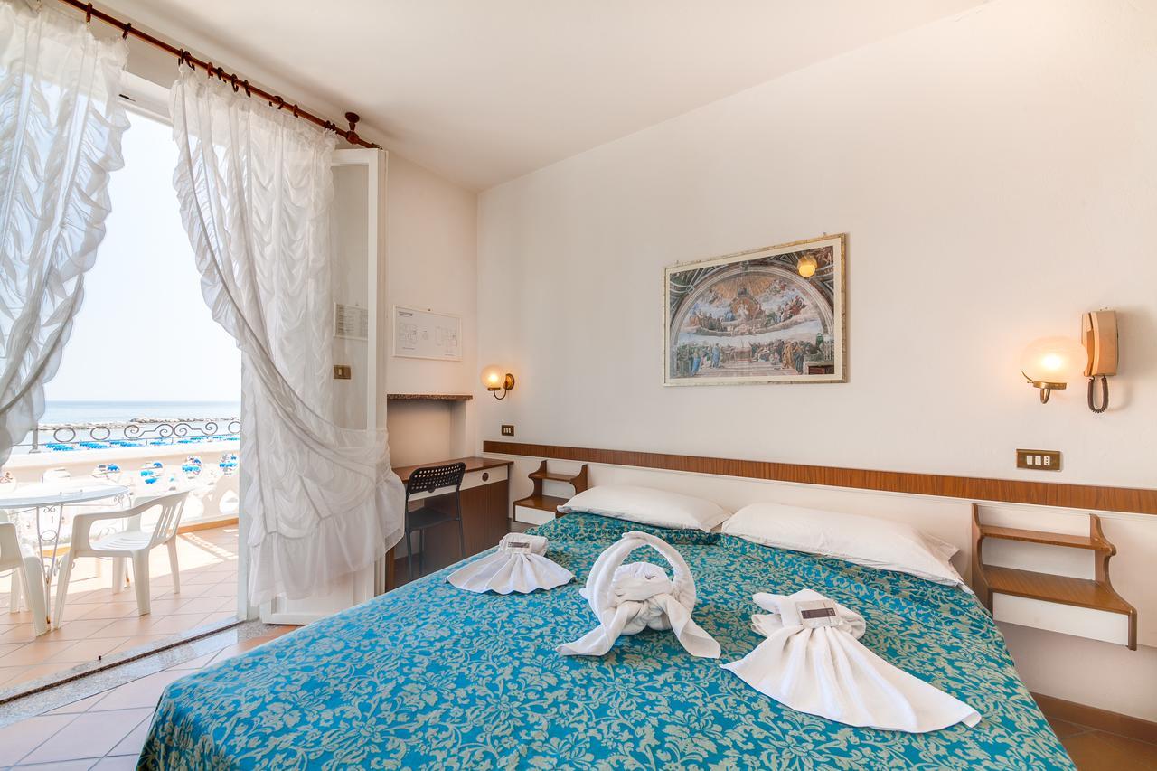 Hotel Villa Laura Rimini Luaran gambar
